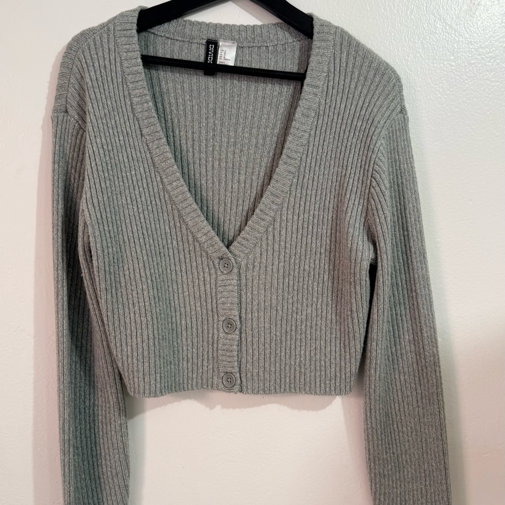 H&M Divided Cropped Grey Women’s Classic Cardigan Size M